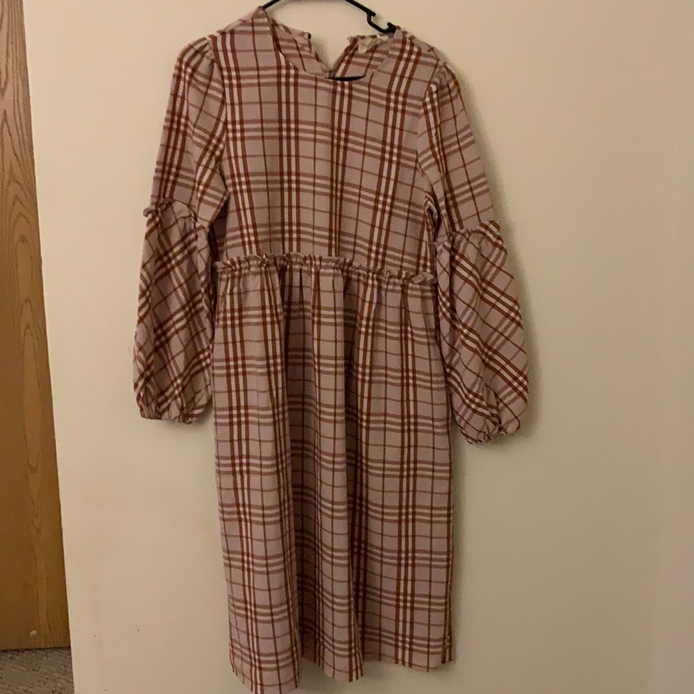 Clothes - Picture 1 of 1